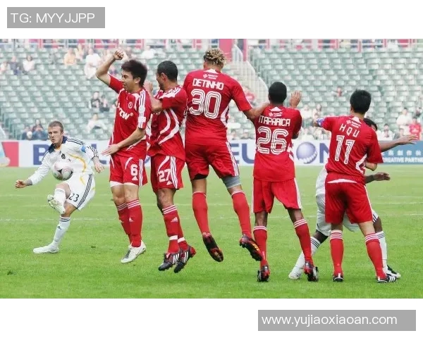 泰国足球迷与日本明星球员的激情碰撞与友谊之旅