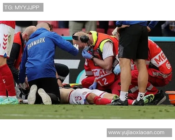 个头最低的足球明星如何在绿茵场上创造辉煌传奇与不屈精神