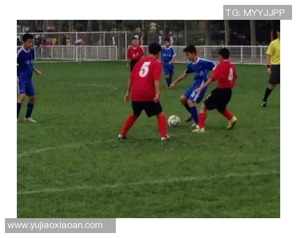 男足球明星的儿子崭露头角未来可期引发媒体热议与关注 男足球明星的儿子崭露头角未来可期引发媒体热议与关注